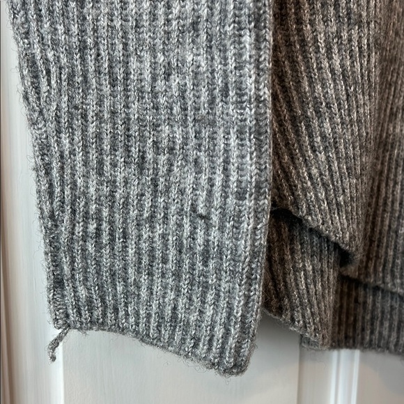 LOFT Chunky Knit Ribbed Wool Blend Gray Sweater w/ Rounded Hem - Size Small - Picture 6 of 13